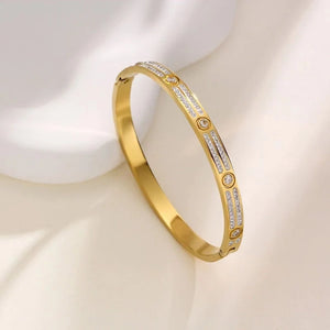 Elegant Geometric Round Titanium Steel 18K Gold Plated Rhinestones Shell Bangle In Bulk