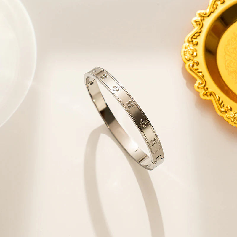 Moderate Luxury Round  18K Gold Plated Bangles